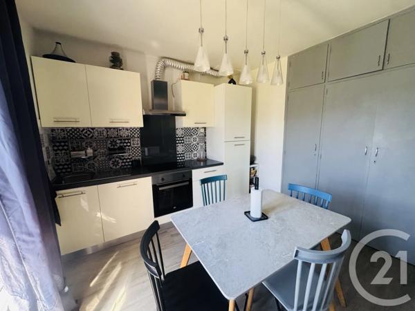 Maison à vendre  5 pièces - 161,81 m 2   GRAULHET  - 81