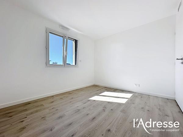 Maison neuve plain-pied, terrain 672 m²