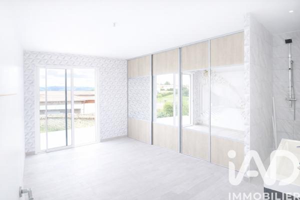 Location maison 4 pièces 104 m² Saint-Laurent-de-Chamousset