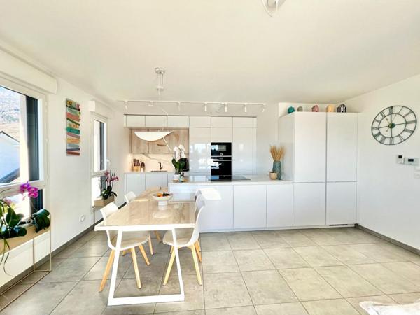 CROZET T3 dernier étage de standing - Vue Panoramique Mont-Blanc et Jura