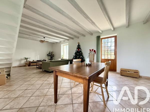 Maison à vendre 6 pièces 143 m² Chabournay
