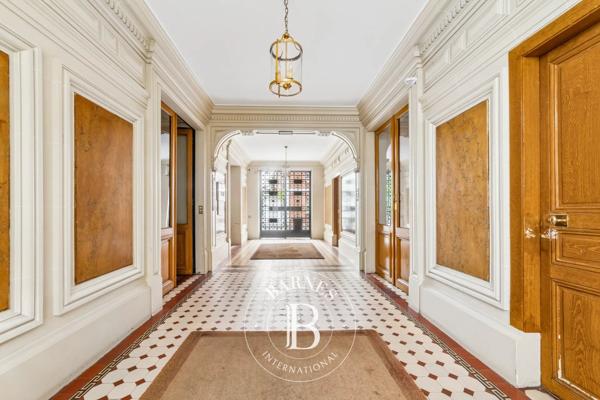 Paris 16ème, Appartement 2 Chambres -  81 m² à vendre