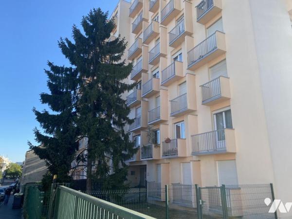 APPARTEMENT DE TYPE 2 / PARKING / COURLANCY