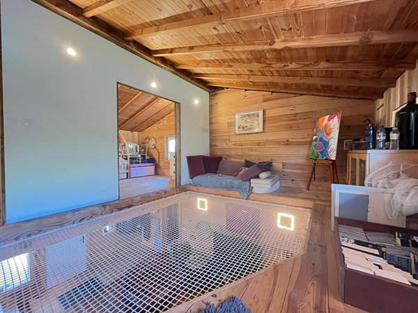 Grande maison familiale de 185m² avec studio indépendant sur plus de 2300m² de terrain !