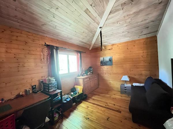 Grande maison familiale de 185m² avec studio indépendant sur plus de 2300m² de terrain !