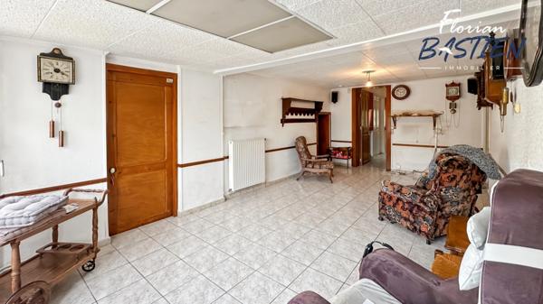 🏡 Maison à rénover – 115 m² avec grand garage et jardin à Petite-Forêt