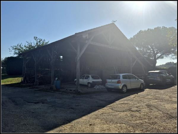 Grande maison familiale ou projet d'accueil-1.6ha. A Moncrabeau (47600)