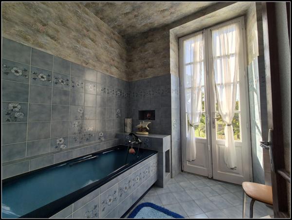 Grande maison familiale ou projet d'accueil-1.6ha. A Moncrabeau (47600)