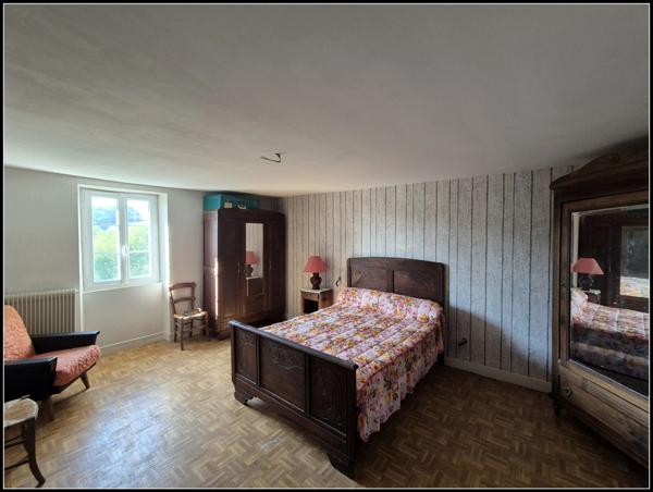 Grande maison familiale ou projet d'accueil-1.6ha. A Moncrabeau (47600)