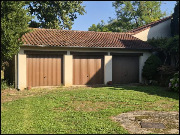 Grande maison familiale ou projet d'accueil-1.6ha. A Moncrabeau (47600)