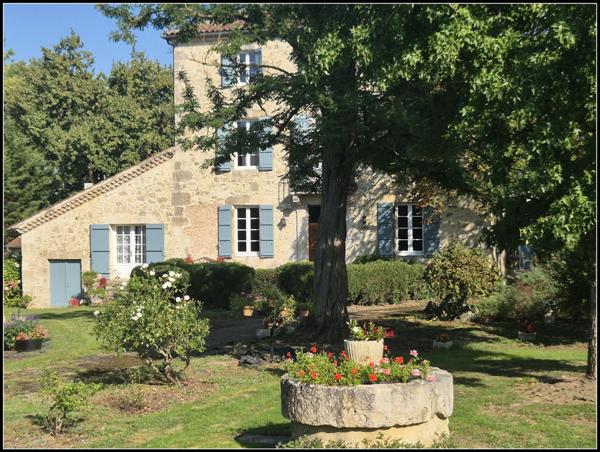 Grande maison familiale ou projet d'accueil-1.6ha. A Moncrabeau (47600)