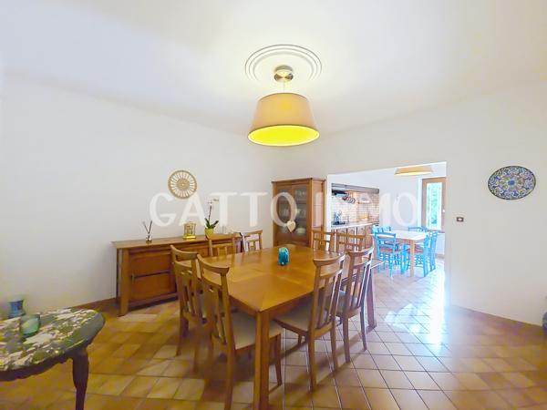 Woippy (57140) SOUS COMPROMIS // Maison de 155m² à rafraîchir // 3 chambres // terrain de 617 m² // Jardin // Garages //