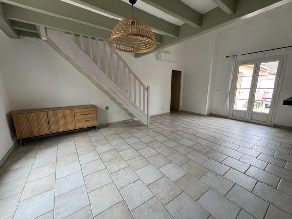 Maison à louer 900 € CC Angoulême 4 p 80 m² DPE C
