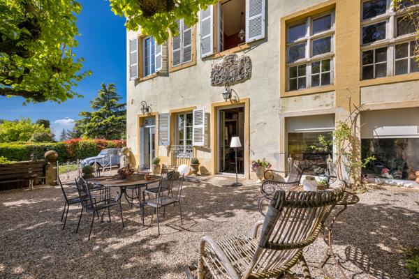 SAINT DIDIER AU MONT D'OR, MAISON-APPARTEMENT, 224 m² Hab., JARDIN CLOS 600 m² environ