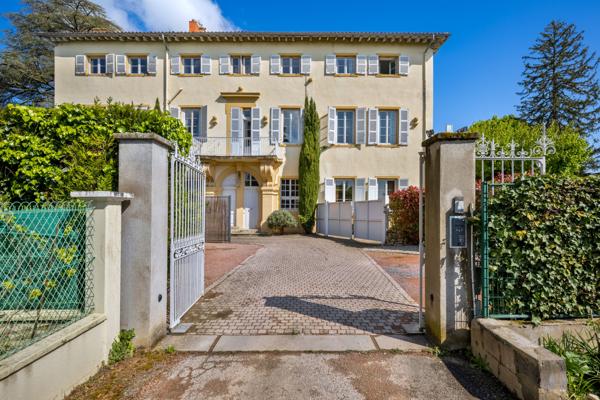 SAINT DIDIER AU MONT D'OR, MAISON-APPARTEMENT, 224 m² Hab., JARDIN CLOS 600 m² environ