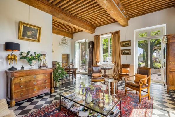 SAINT DIDIER AU MONT D'OR, MAISON-APPARTEMENT, 224 m² Hab., JARDIN CLOS 600 m² environ