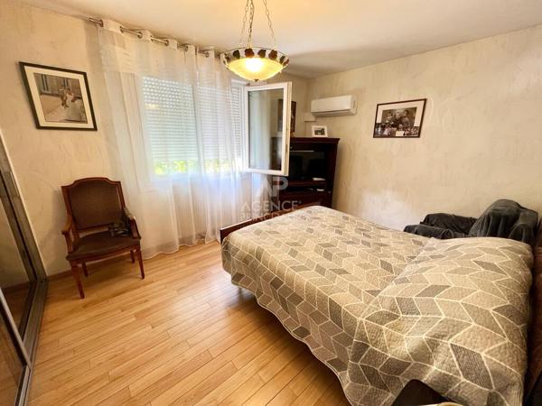 Maison Carrieres Sur Seine 7 pièce(s) 200 m2 €1 140 000 ** - Référence 603