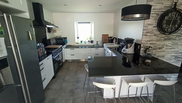 Longère restaurée sur 4300m² de terrain