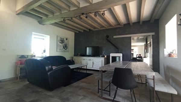 Longère restaurée sur 4300m² de terrain