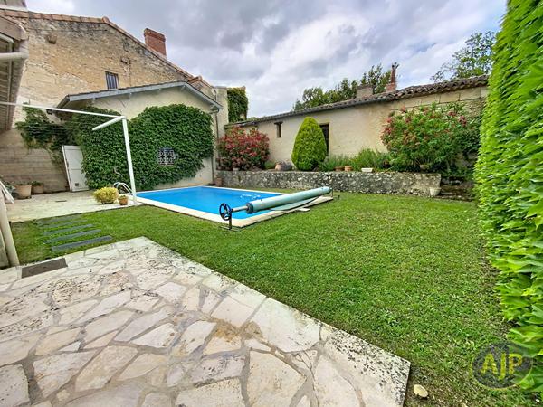 Maison à vendre Blanquefort - 5 pièces, 141m² avec 4 chambre(s) à 569 000€ - AJP Immobilier Le Bouscat
