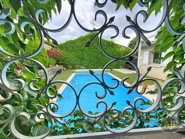 Maison à vendre Blanquefort - 5 pièces, 141m² avec 4 chambre(s) à 569 000€ - AJP Immobilier Le Bouscat