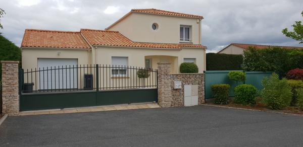 Un petit havre de paix à pieds du centre-ville et de toutes ses commodités!