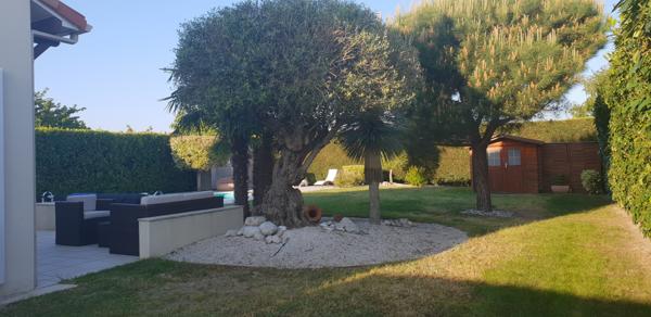 Un petit havre de paix à pieds du centre-ville et de toutes ses commodités!