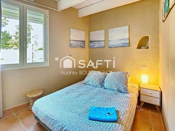 Maison atypique avec jardin en ville