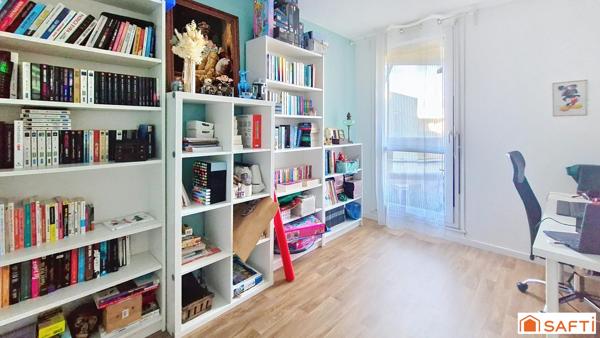 APPARTEMENT 4 CHAMBRES BALCONS PARKING