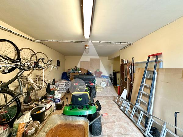Maison 11 pièces 379 m2