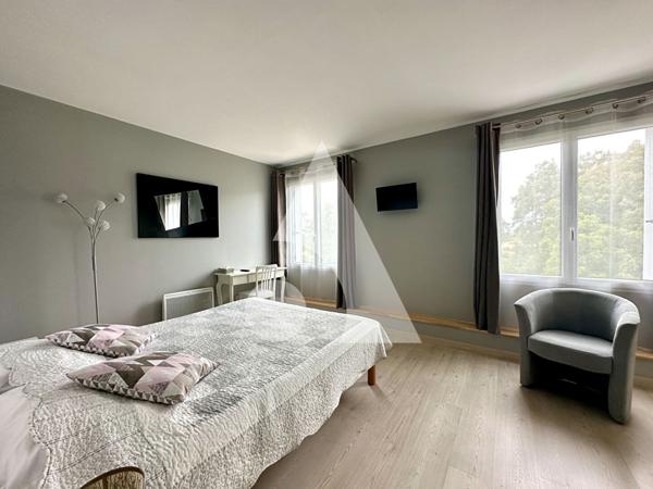 Maison 11 pièces 379 m2