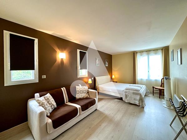 Maison 11 pièces 379 m2