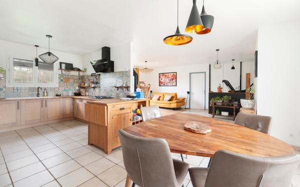 Maison à vendre    5 pièces •  Lamothe