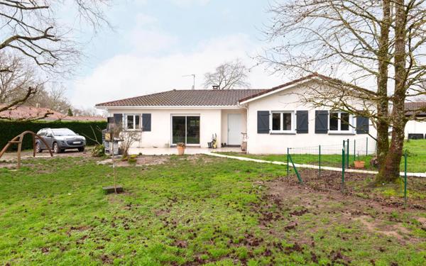 Maison à vendre    5 pièces •  Lamothe