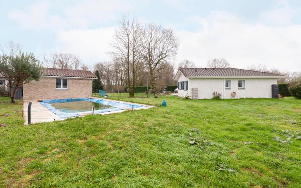 Maison à vendre    5 pièces •  Lamothe