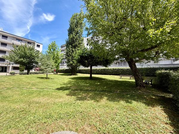 Appartement Valence T2 - 49.5 m2 avec grand balcon et place de parking privative