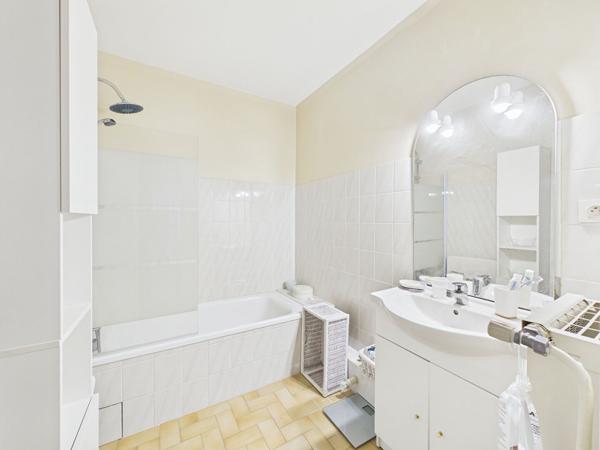 Appartement Valence T2 - 49.5 m2 avec grand balcon et place de parking privative