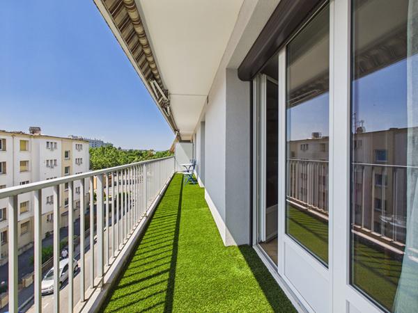 Appartement Valence T2 - 49.5 m2 avec grand balcon et place de parking privative