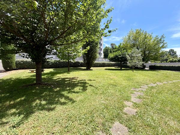 Appartement Valence T2 - 49.5 m2 avec grand balcon et place de parking privative
