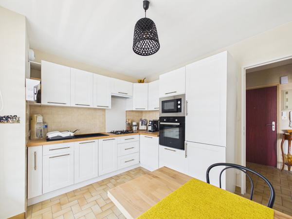 Appartement Valence T2 - 49.5 m2 avec grand balcon et place de parking privative