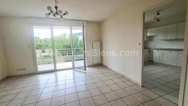 APPARTEMENT AVEC BALCON-TERRASSE ET GARAGE