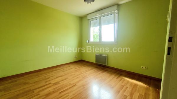 APPARTEMENT AVEC BALCON-TERRASSE ET GARAGE