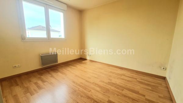 APPARTEMENT AVEC BALCON-TERRASSE ET GARAGE