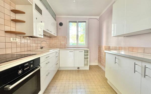 Appartement à vendre    3 pièces • 56,22 m2 Marseille 9
