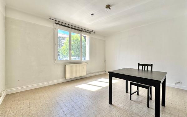 Appartement à vendre    3 pièces • 56,22 m2 Marseille 9