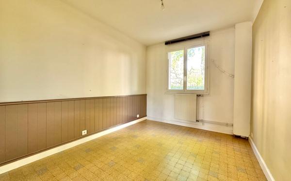 Appartement à vendre    3 pièces • 56,22 m2 Marseille 9