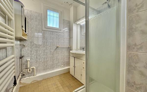 Appartement à vendre    3 pièces • 56,22 m2 Marseille 9