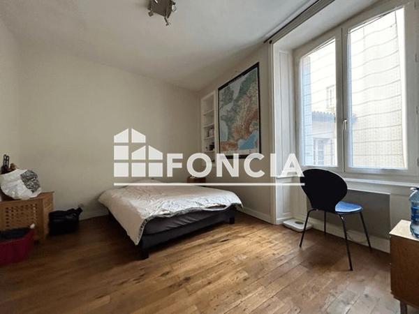 Location Appartement meublé 3 pièces 58 m² - 30 PLACE DE LA LIBERTE Poitiers 86000