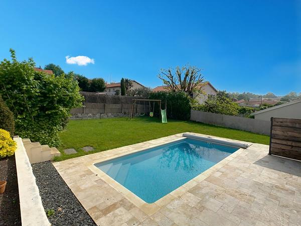 Maison renovee avec piscine