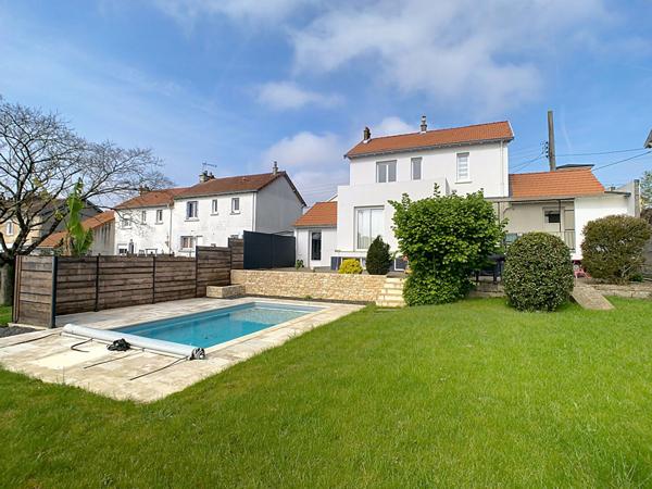 Maison renovee avec piscine